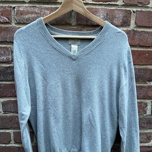 L.L. Bean Cotton/Cashmere Sweater, V-Neck Light Gray - S